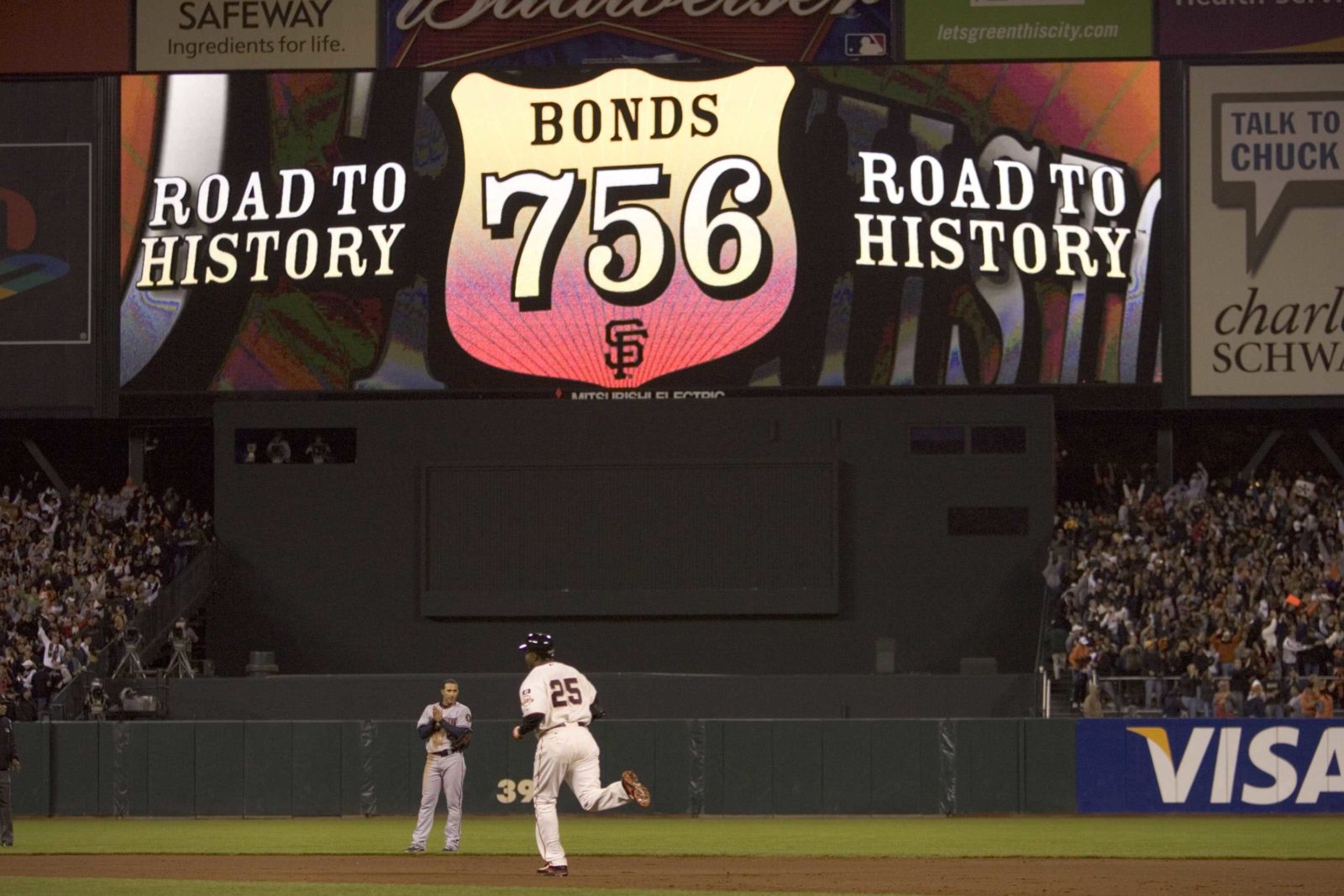 Barry Bonds breaks all-time home run record